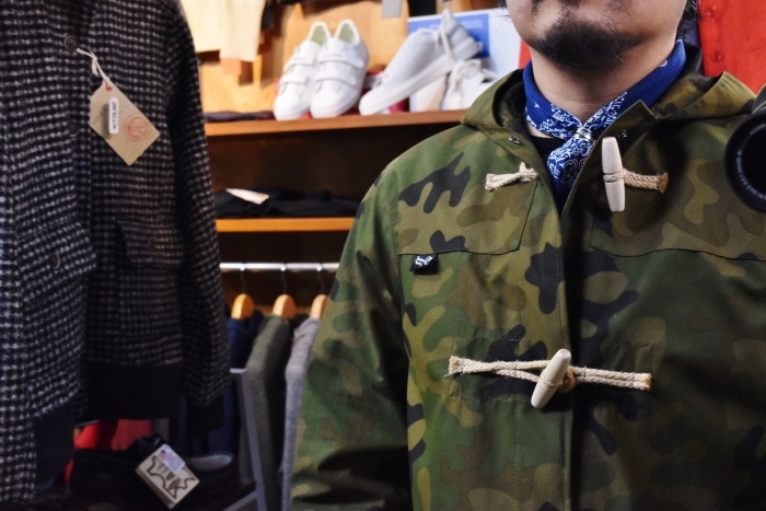 問い合わせ多いです。。。Gloverall SHORT DUFFLE JACKET (CAMO柄 SHOWER CLOTH)!★!_d0152280_17360530.jpg