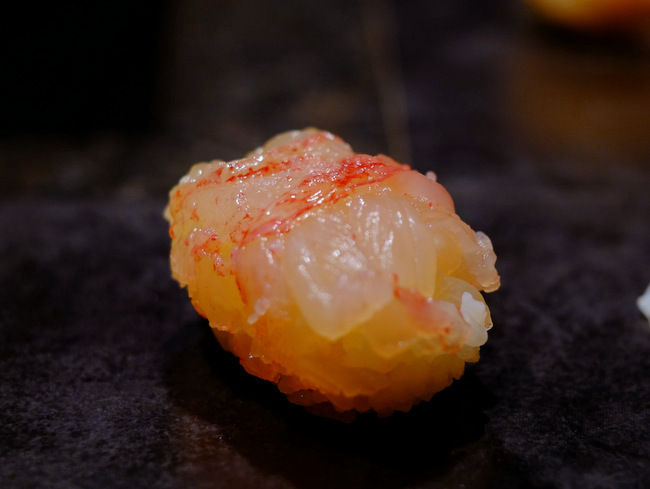 「渋谷 寿司&海鮮モダンダイニングKINKAのロブスター握り」_a0000029_063624.jpg