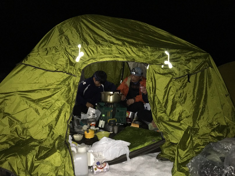道後山・南斜面登山と雪中キャンプ_d0007657_1555879.jpg