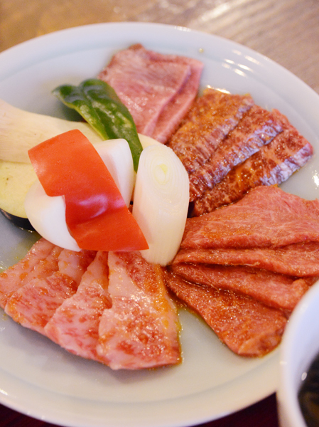 札幌で極上肉をランチで味わえる！おいしい焼肉店「黒牛むらい」_e0171573_23305422.jpg
