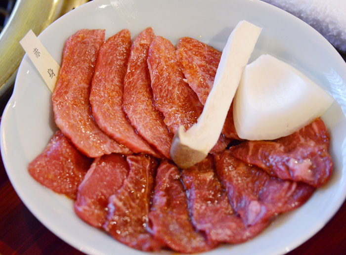 札幌で極上肉をランチで味わえる！おいしい焼肉店「黒牛むらい」_e0171573_2331876.jpg