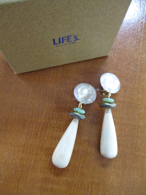 トゥデイフルTODAYFUL Drop Wood Earring_e0076692_13444995.jpg