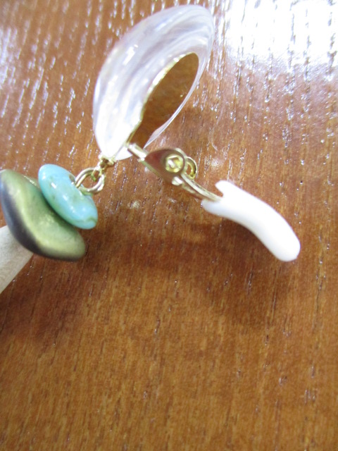 トゥデイフルTODAYFUL Drop Wood Earring_e0076692_1345459.jpg