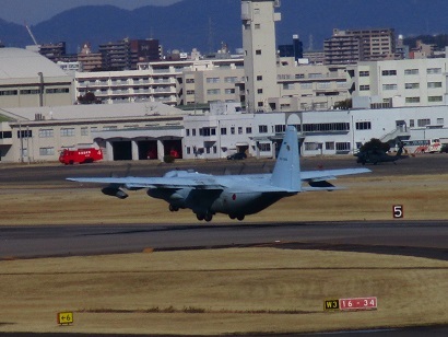 月曜日にしては空自が賑やかだったな・・・_e0352409_17250910.jpg