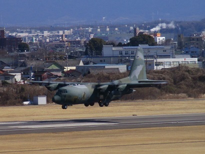 月曜日にしては空自が賑やかだったな・・・_e0352409_17413661.jpg