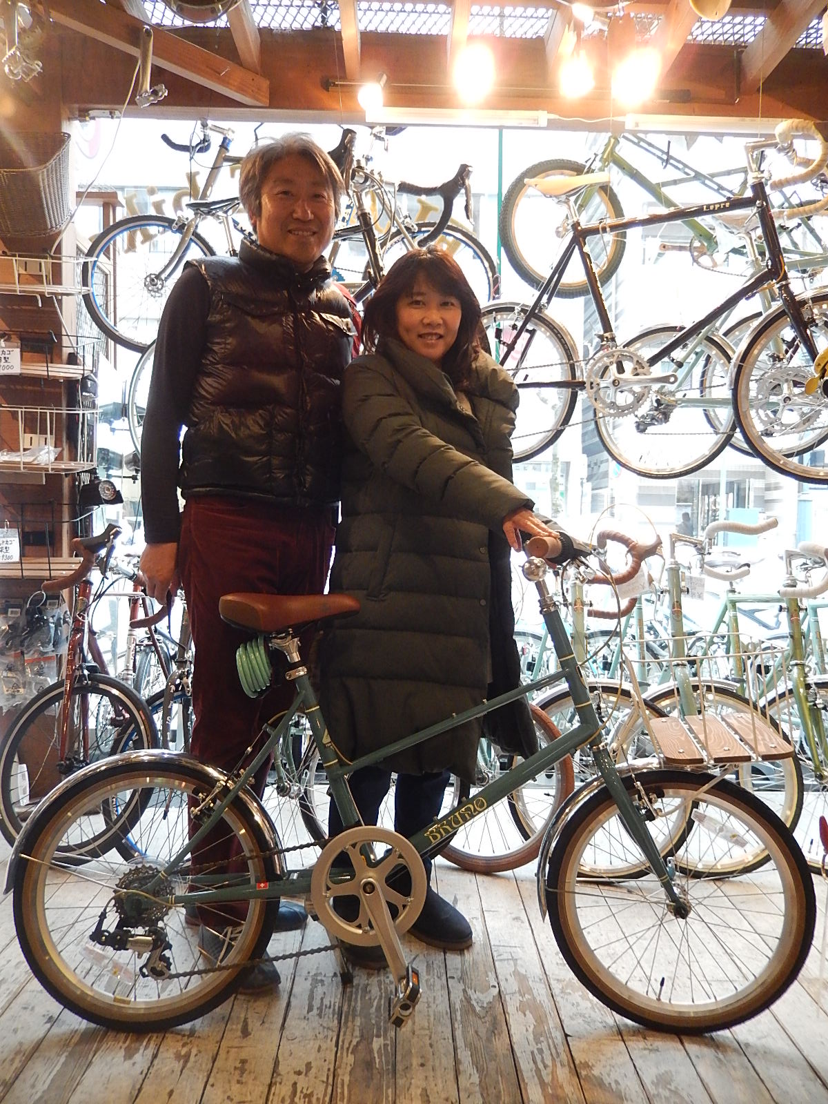 2月7日 渋谷 原宿 の自転車屋 FLAME bike前です_e0188759_1841409.jpg