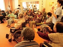 介護予防運動「健康イス体操」体験_e0163042_09171263.jpg