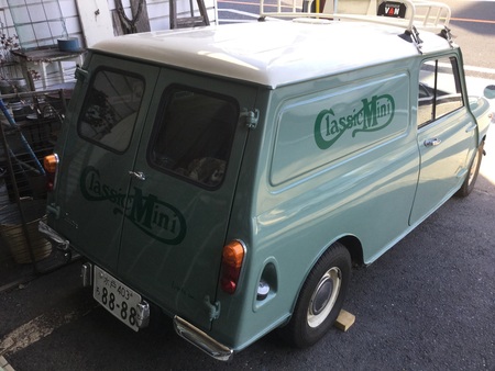 ミニクーパーのバンと古い自転車 : アンティーク little cu.
