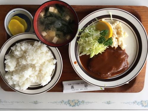 怪しげなレストラン_c0120375_21553458.jpg