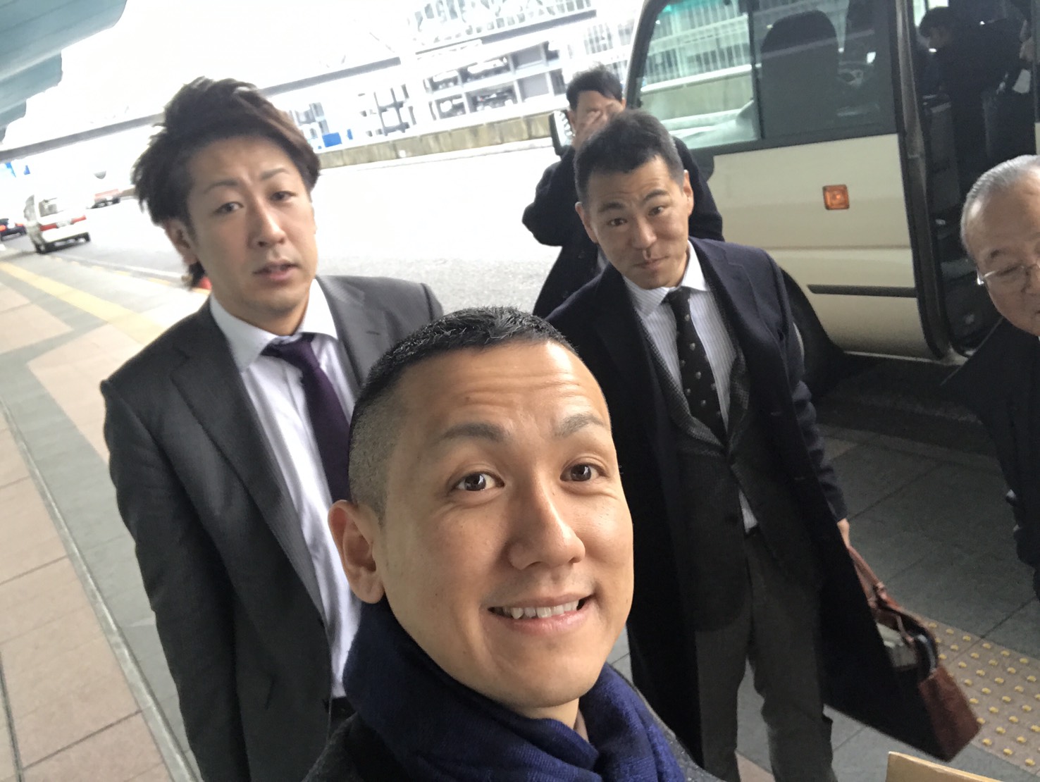 2月9日(木)山本がお伝えします TOMMYの1日 ランクル ハマー アルファード_b0127002_1832945.jpg