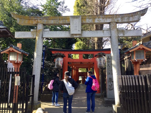 上野、花園稲荷神社~_a0053063_2212510.jpg