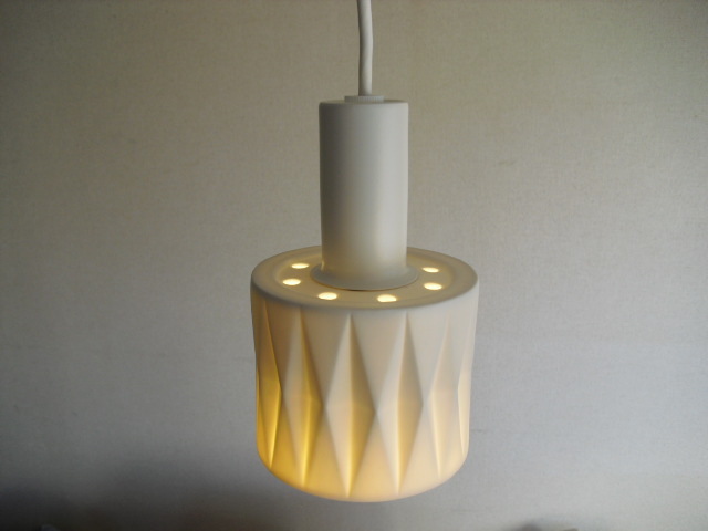 \"KOIZUMI\" Porcelains Pendant Lamp_f0158009_06325510.jpg