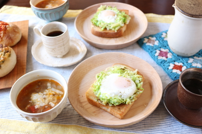 休日Breakfast ～巣ごもりたまご乗っけトースト_f0354014_21330275.jpg