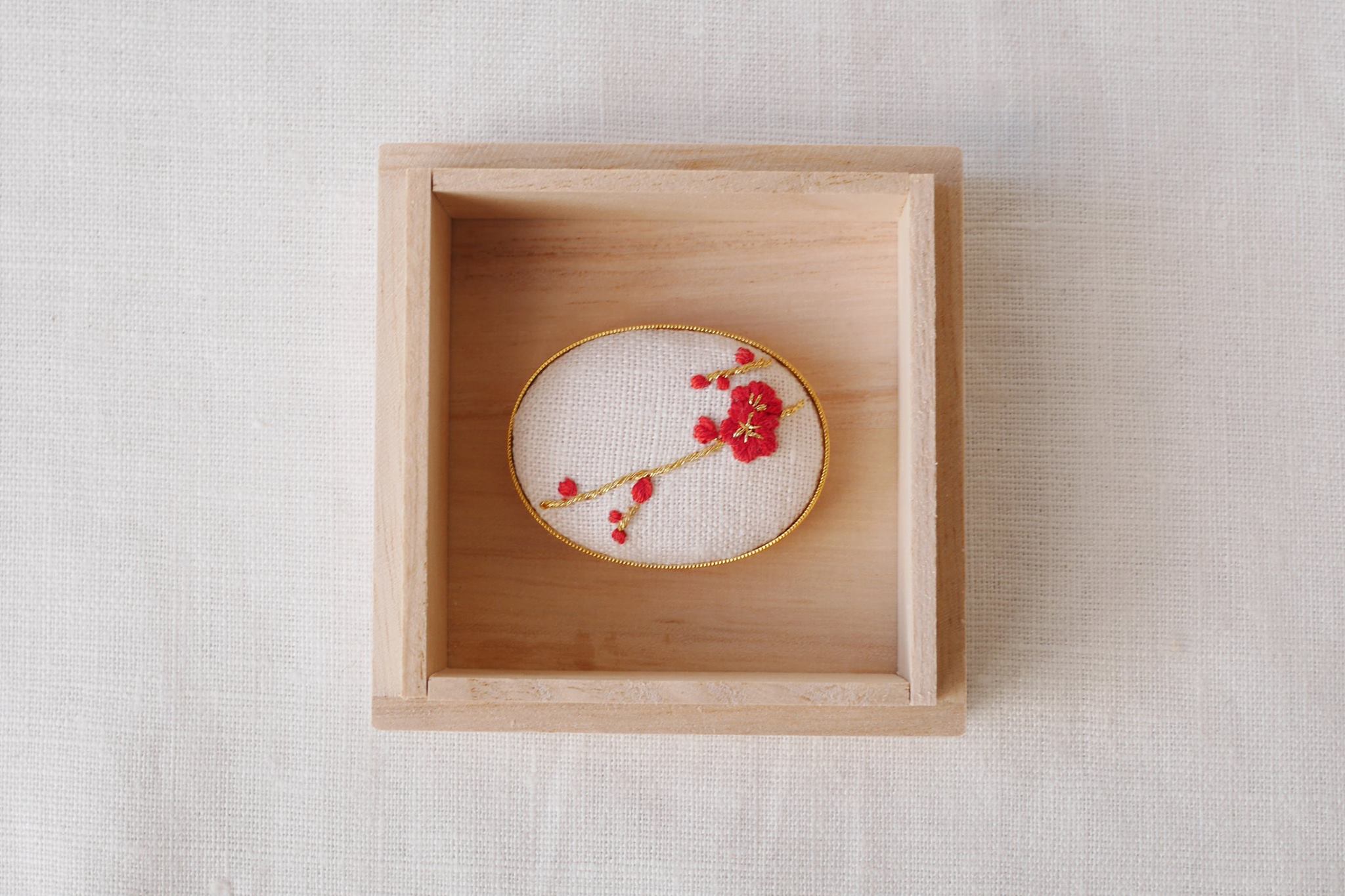 光琳図案刺繍ー梅_a0197730_1044679.jpg