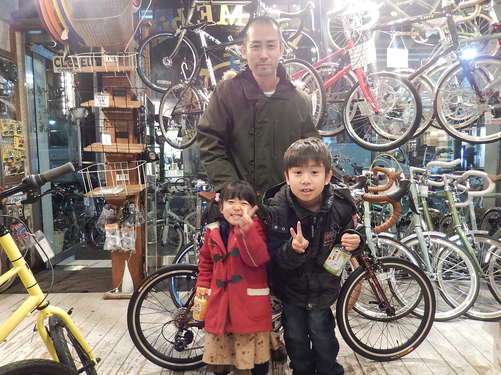 2月12日　渋谷　原宿　の自転車屋　FLAME bike前です_e0188759_1772145.jpg