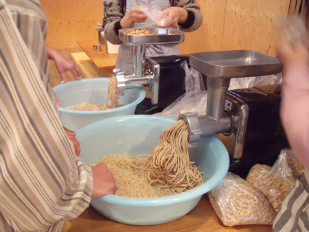 手づくり味噌教室(麦味噌)終了いたしました!_b0186205_11014240.jpg