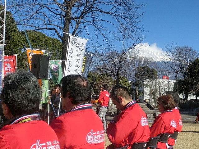 多くの高校生ボランティアが頑張っていた「2017　東海・北陸Ｂ-1グランプリｉｎ富士」_f0141310_07310293.jpg