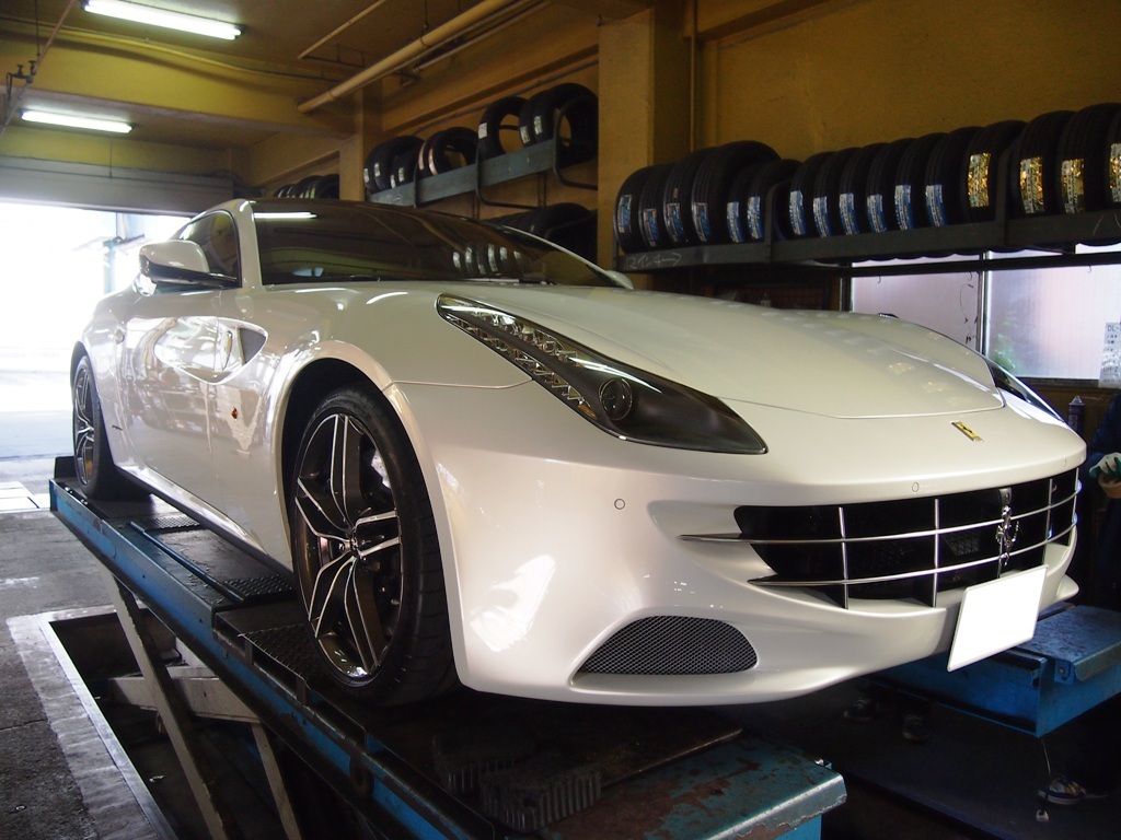 フェラーリ・FF、車高調整_e0188729_18302580.jpg