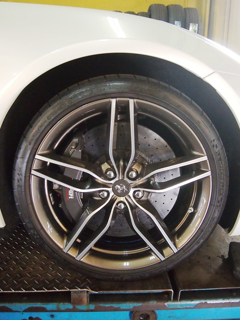 フェラーリ・FF、車高調整_e0188729_18312277.jpg