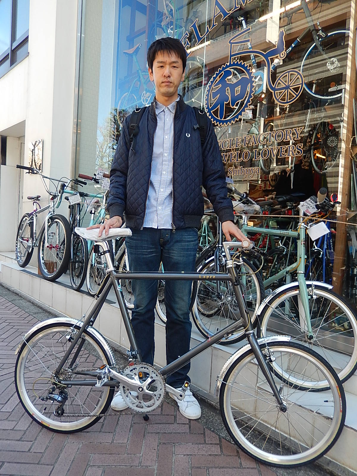 2月13日　渋谷　原宿　の自転車屋　FLAME bike前です_e0188759_1927832.jpg