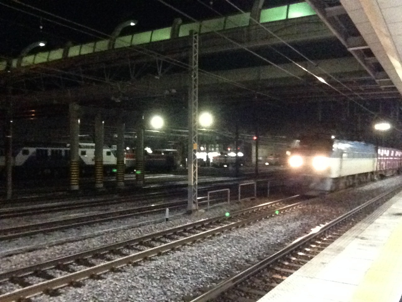 貨物列車通過@稲沢駅_a0334793_06582833.jpg