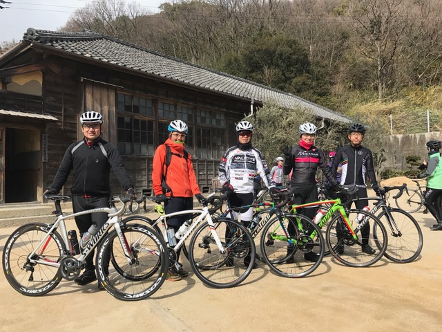 小豆島 お揃いの自転車で記念写真♫_c0188525_122236.jpg