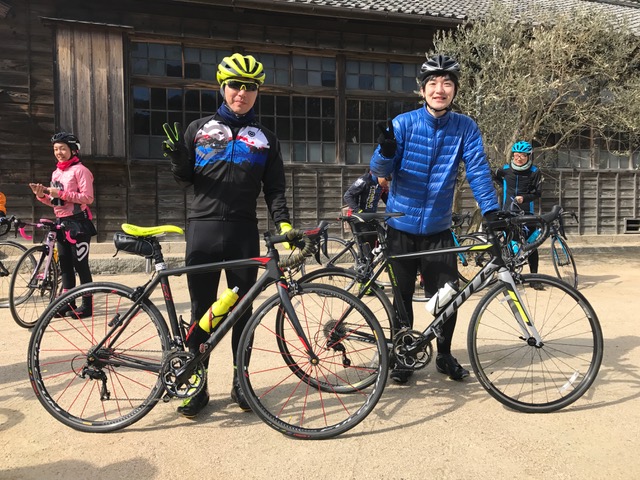 小豆島 お揃いの自転車で記念写真♫_c0188525_122237.jpg