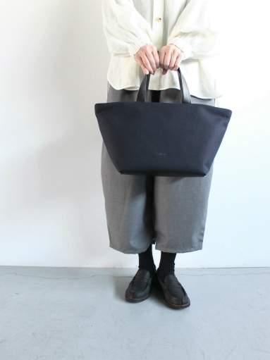 Aeta × moon star トートバッグ : 『Bumpkins putting on airs』 Aeta × moon star トートバッグ : 『Bumpkins putting on airs』