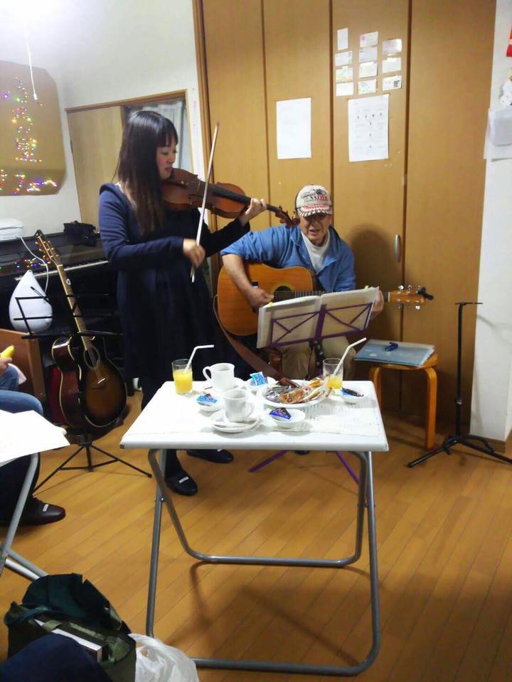 カフェ ふるさと ネイルデザインマゴ 演奏♪_f0109257_17325878.jpg