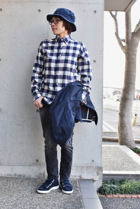 稀少なGloverall (MADE in England) ・・・ SHORT DUFFLE JACKET (NAVY CANVAS)!★!_d0152280_23273022.jpg
