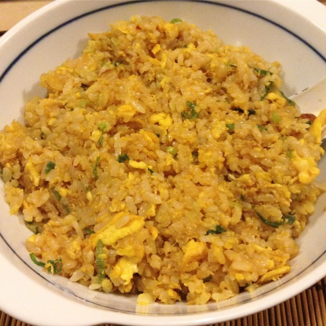 タイの調味料をビビリながら使って焼飯。_a0334793_22072534.jpg