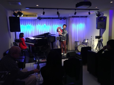 広島 Jazzlive comin 本日木曜日 ライブ&セッション_b0115606_12021105.jpg