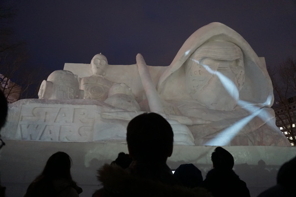 札幌雪祭り！  スターウオーズのライテイングショー！です！_d0200811_23324783.jpg