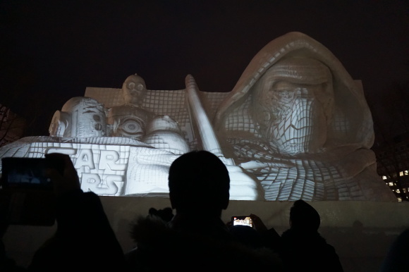 札幌雪祭り！  スターウオーズのライテイングショー！です！_d0200811_23373608.jpg