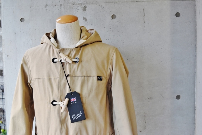 稀少なGloverall (英国製) ・・・ SHORT DUFFLE JACKET (BEIGE色 CVS) 本命★_d0152280_01260202.jpg