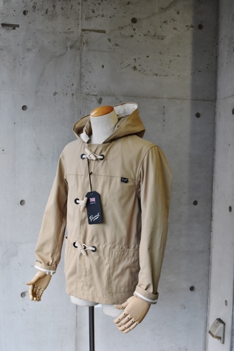 稀少なGloverall (英国製) ・・・ SHORT DUFFLE JACKET (BEIGE色 CVS) 本命★_d0152280_01271930.jpg