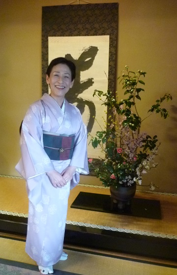 新年会・野村エミさん・雪の結晶小紋・お義母さまの帯。_f0181251_13424462.jpg