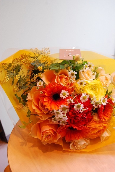 花束はもらってうれしい、特別なギフト！_a0201358_18210555.jpg