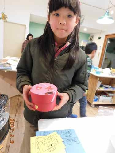 箱をつくる〜子ども・大学生の造形_d0076558_16502239.jpg
