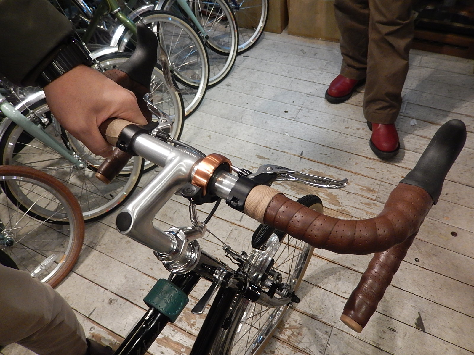 2月19日 渋谷 原宿 の自転車屋 FLAME bike前です_e0188759_17481615.jpg