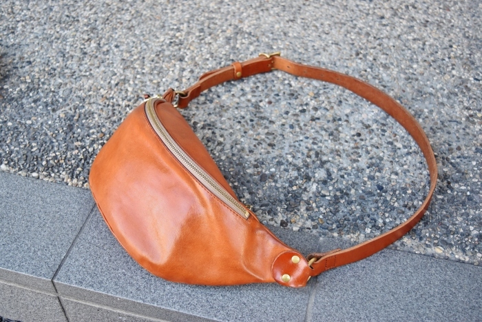 SLOW ・・・ FUNNY BAG 1番の人気者★ 1番の人気色(CAMEL)★ 永遠のMasterpiece★_d0152280_15352581.jpg