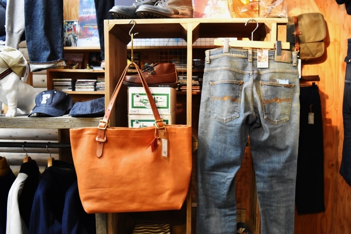 SLOW ・・・ FUNNY BAG 1番の人気者★ 1番の人気色(CAMEL)★ 永遠のMasterpiece★_d0152280_15384877.jpg