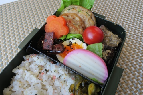 鶏ひき肉のレンコンはさみ焼き弁当・豚ヒレカツ_b0260581_14293769.jpg