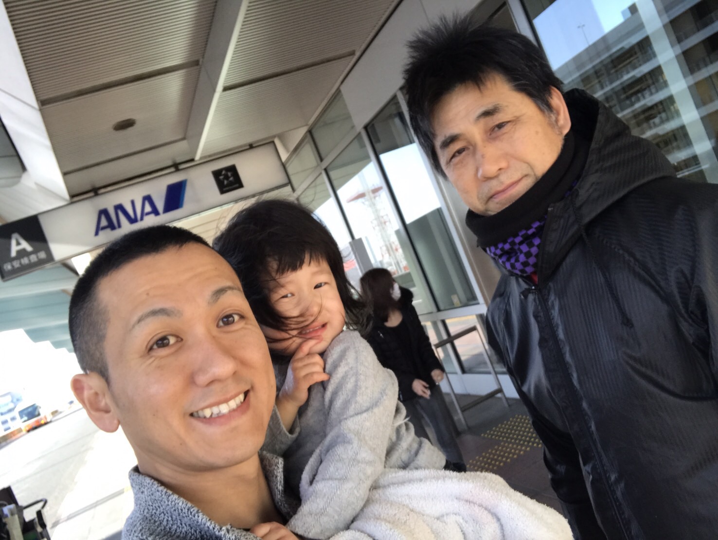2月21日(火) 火曜日の本店みんなブログヽ( ‘ω’ )ノ 横浜にてランクル200ディーゼルご対面♫_b0127002_222085.jpg