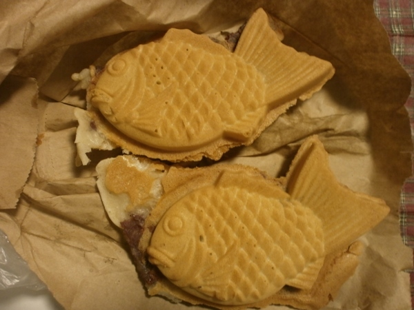 魚型小豆のあんこ入りワッフル_d0000995_13152223.jpg
