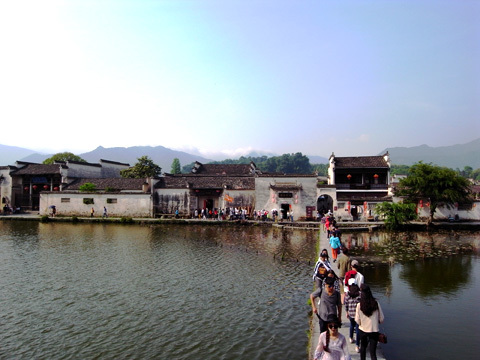 宏村(1)～2016世界遺産の旅_b0145843_13410463.jpg
