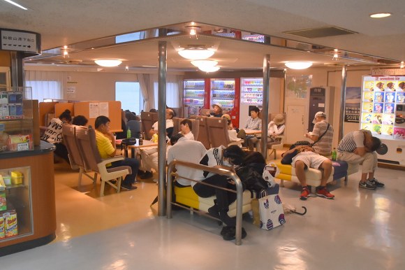 南海フェリー「かつらぎ」乗船記その2_e0158925_0404385.jpg