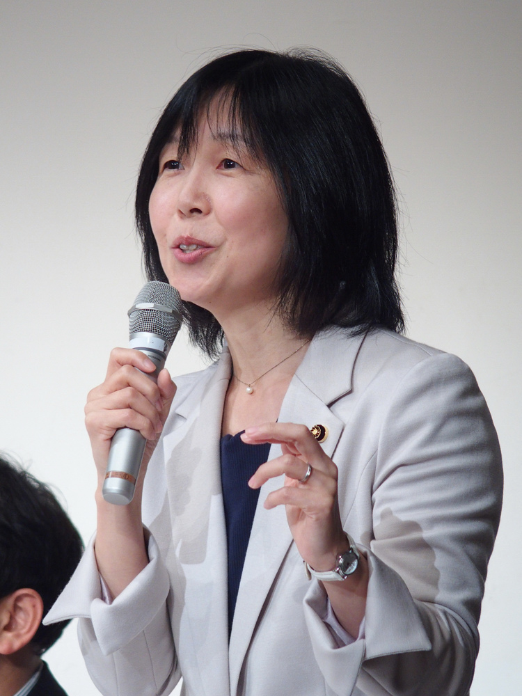 「保育園落ちた」 切実な声に応えたい_b0190576_21442560.jpg