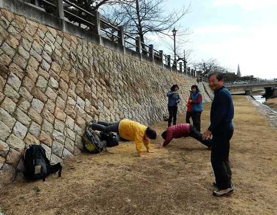 e0371039_23571667.gif