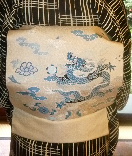 新年会最終・ぼよさん・格子の小紋に龍の帯。_f0181251_13173191.jpg
